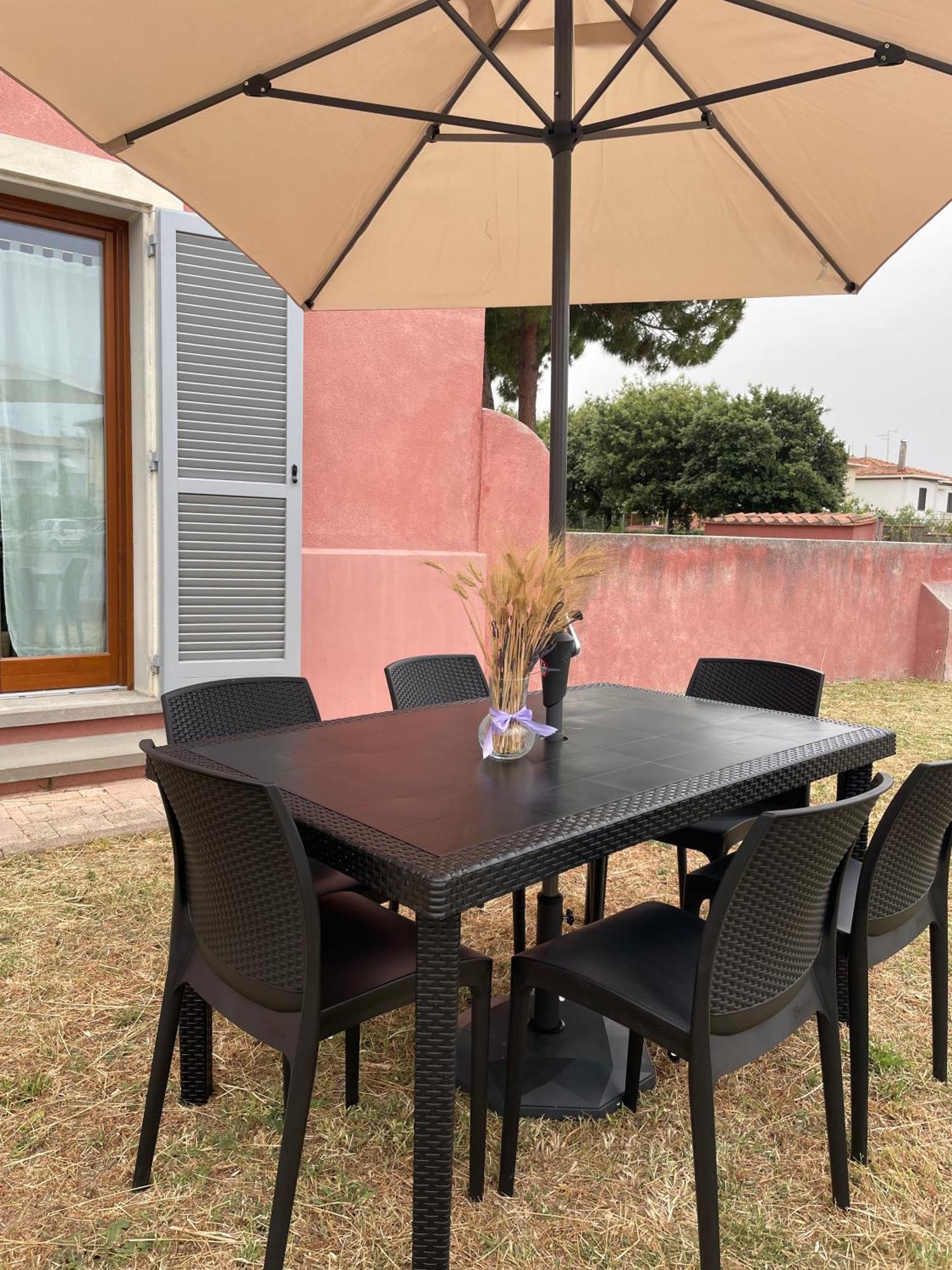 Casa Vacanze Le Due Torri Vada Eksteriør billede